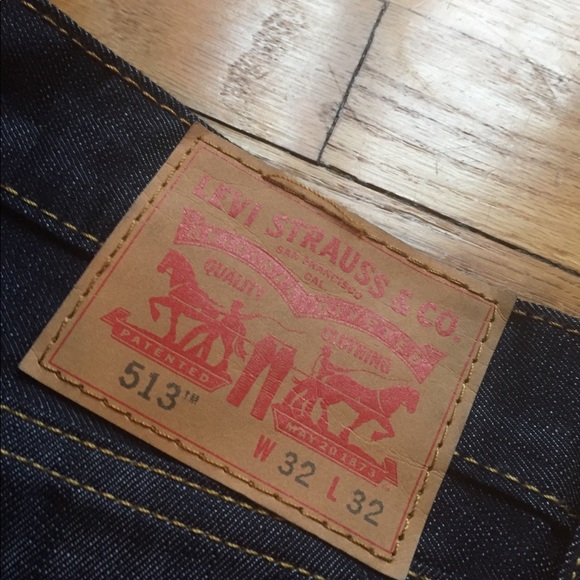 Dark Wash Levi Jeans - Picture 3 of 3